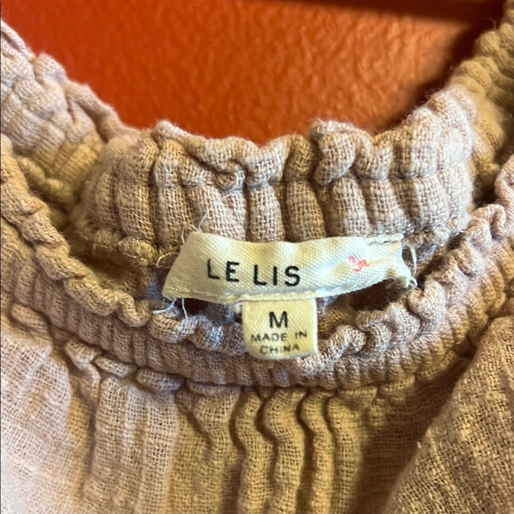 Le Lis Cream Ruffled Blouse - Picture 2 of 6